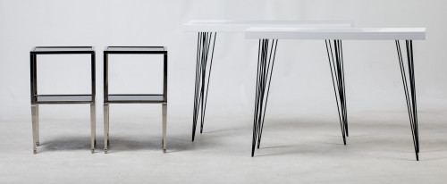 Pareja de consolas modernas con tapa lacada en blanco y pat