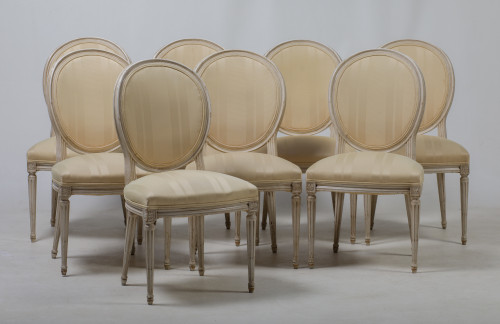 Ocho sillas de estilo Luis XVI, España, med. S. XX
