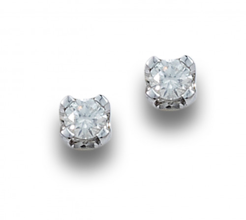 PENDIENTES DORMILONAS DE DIAMANTES, EN ORO BLANCO