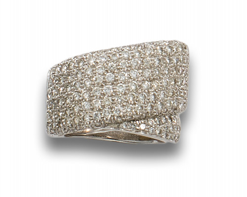 ANCHA SOTIJA EN ORO BLANCO CUAJADA DE DIAMANTES