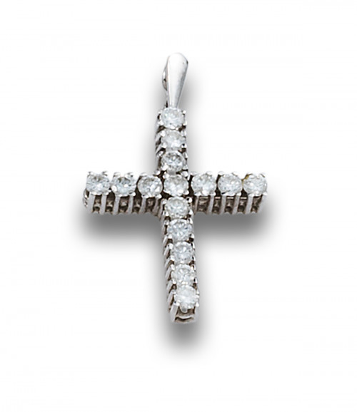 COLGANTE CRUZ DE DIAMANTES Y ORO BLANCO