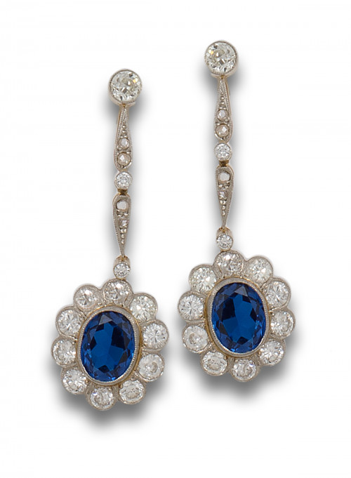 PENDIENTES ESTILO ANTIGUO EN ORO, PLATINO, DIAMANTES Y VIDR