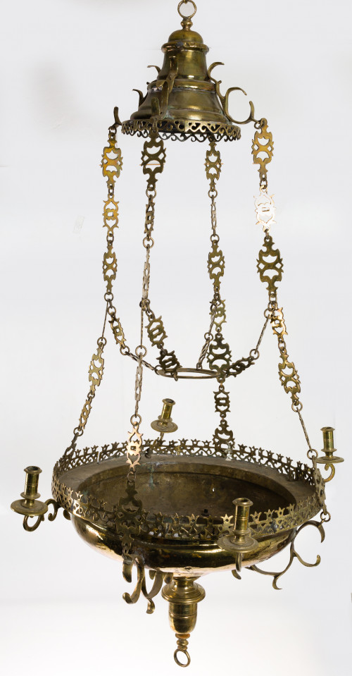 Lámpara votiva de bronce dorado siguiendo modelos del siglo