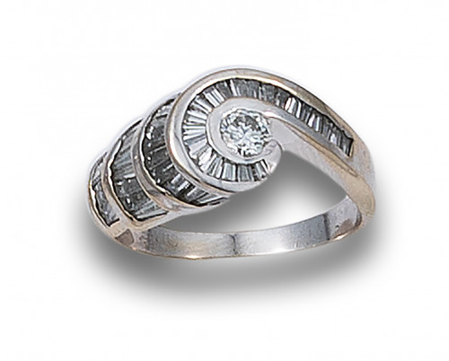 SORTIJA DE DIAMANTES Y ORO BLANCO