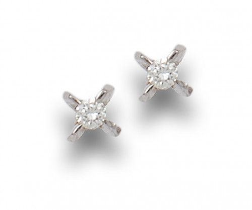 PENDIENTES DORMILONAS DE DIAMANTES Y ORO BLANCO