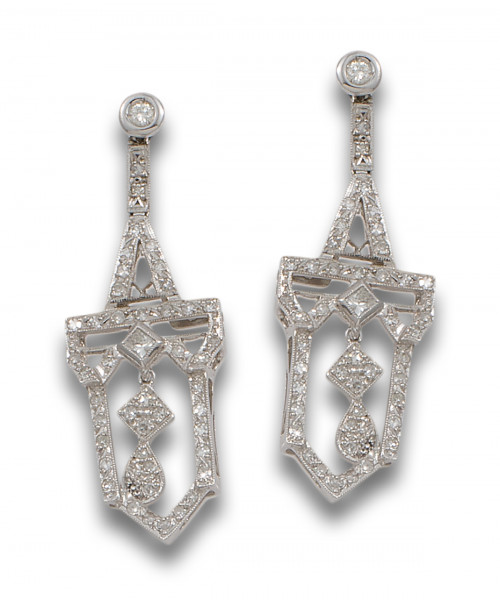 PENDIENTES ESTILO ART DECÓ EN ORO BLANCO Y DIAMANTES