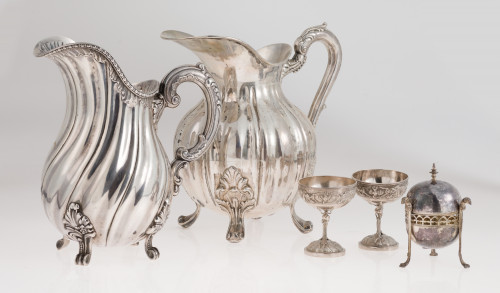 Dos jarras de plata con decoración gallonada, España, S.XX