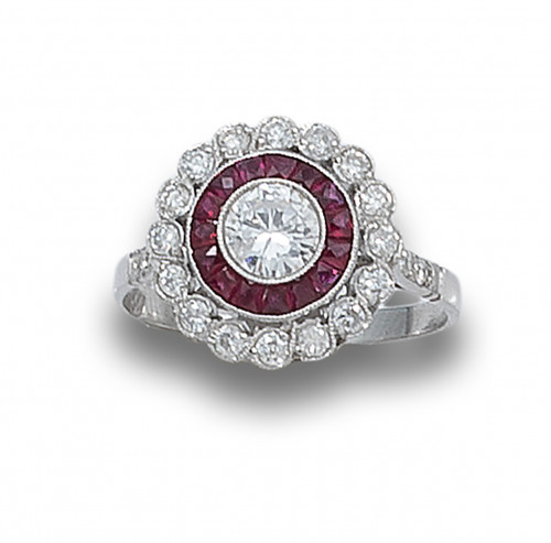 SORTIJA OJO DE PERDIZ DE DIAMANTES, RUBÍES Y PLATINO