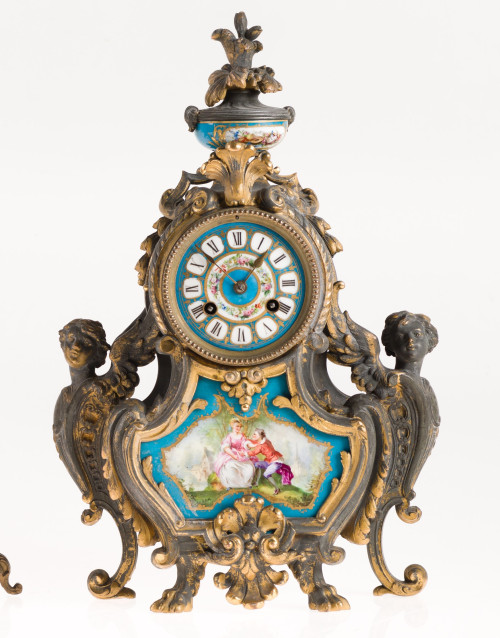 Reloj de estilo Luis XV con placas tipo Sèvres