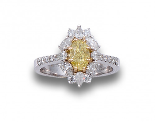 SORTIJA DE DIAMANTE FANCY YELLOW DE 1 CT