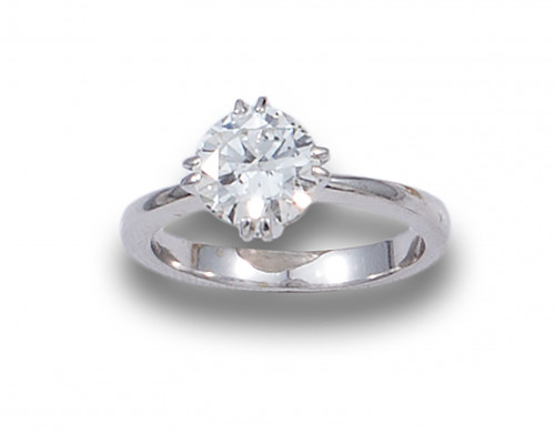 SORTIJA SOLITARIO DE DIAMANTE, ESTIMADO EN 1.50 CT., Y ORO