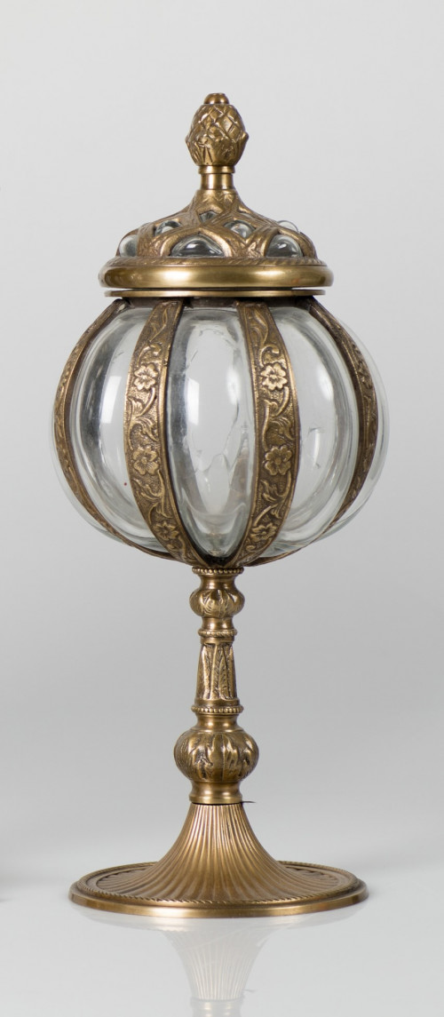 Bombonera de cristal soplado y metal dorado, S. XX