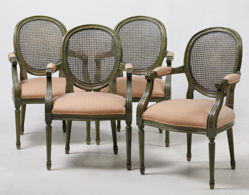 Cuatro sillas de brazos de estilo Luis XVI, S.XX