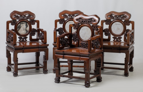 Cuatro sillas de madera de huanguali, China, S.XX