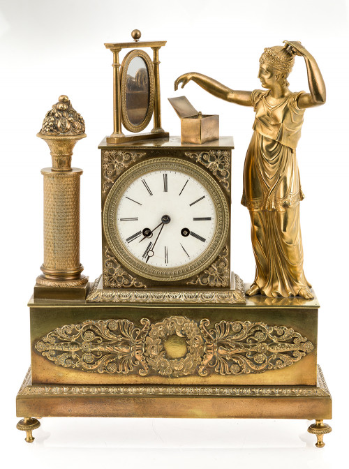 "Reloj bronce dorado representando una "Toilet"