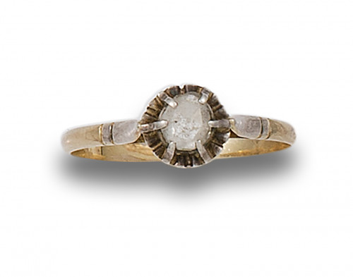 SORTIJA PP. S. XX EN ORO Y PLATINO CON DIAMAMTE TALLA ROSA