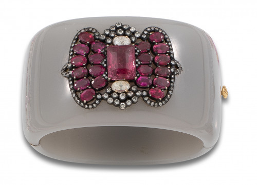 BRAZALETE DE TURMALINAS, DIAMANTES, BAQUELITA, EN PLATA Y O