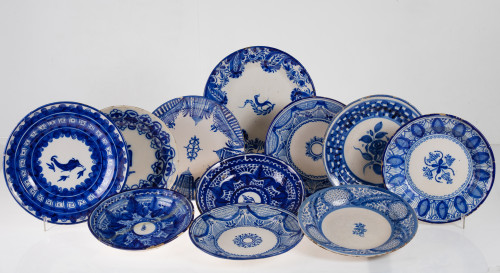 Once platos de ceramica de Manises Espana ffs. S. XIX pps. S. XX