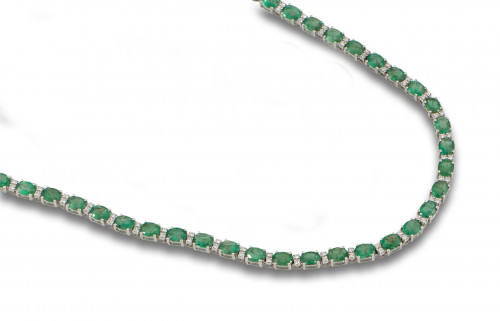 GARGANTILLA RIVIERE DE ESMERALDAS Y DIAMANTES, EN ORO BLANC