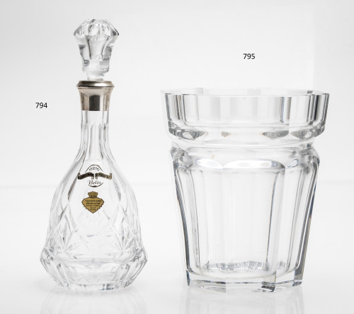 Frasca de cristal soplado y tallado con boca de plata contr