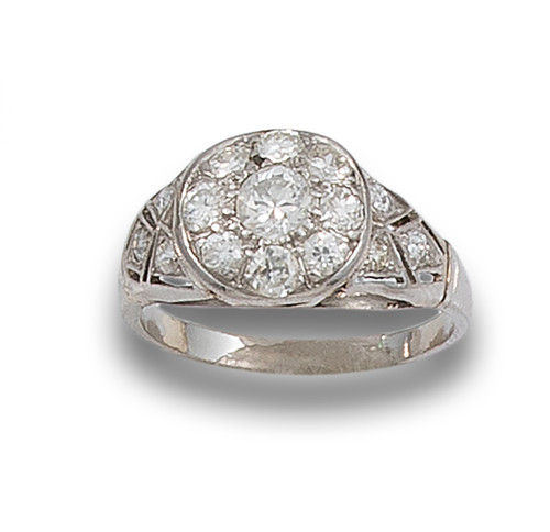 SORTIJA ROSETÓN, ESTILO ANTIGUO, DE DIAMANTES, EN PLATINO