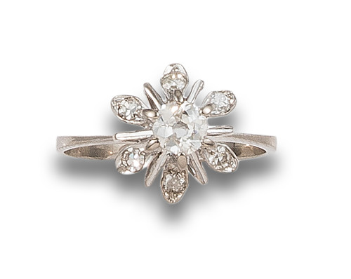 FLOWER RING, OLD STYLE, WITH DIAMONDS, IN PLATINUM