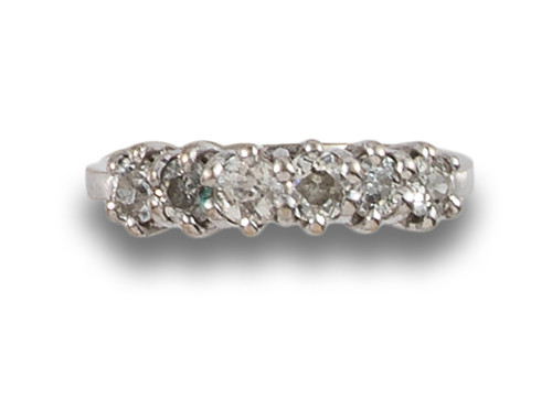 SORTIJA MEDIA ALIANZA DE DIAMANTES, EN ORO BLANCO 