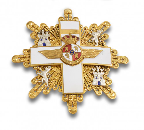 GRAN CRUZ DEL MÉRITO AERONÁUTICO