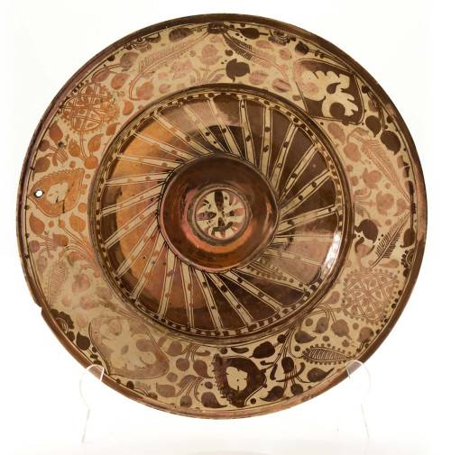 Catalan earthenware plate, late 16th century - early 17th c