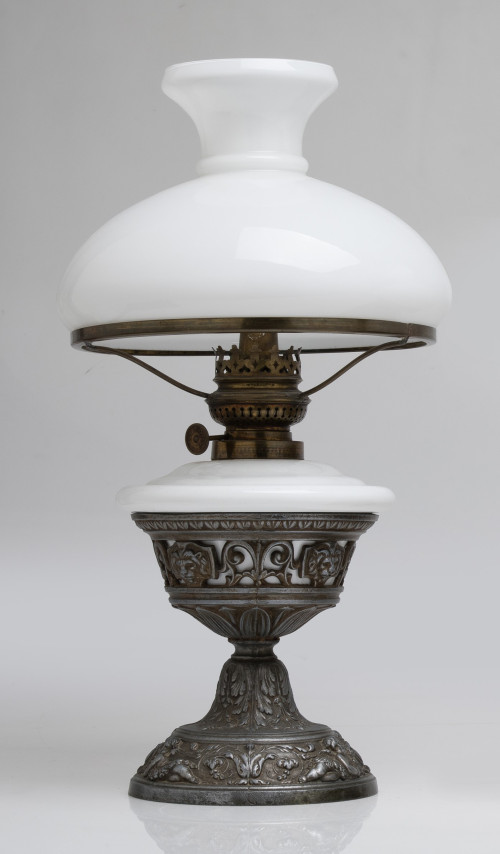 Metal Quinque table lamp with openwork decoration, porcelai