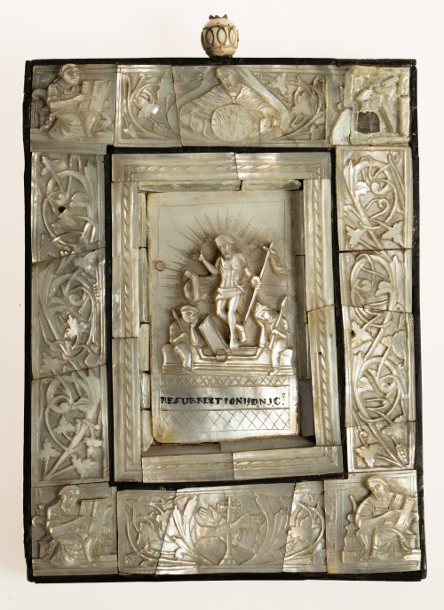 Mother-of-pearl devotional plate, work from the Holy Land, early 20th,