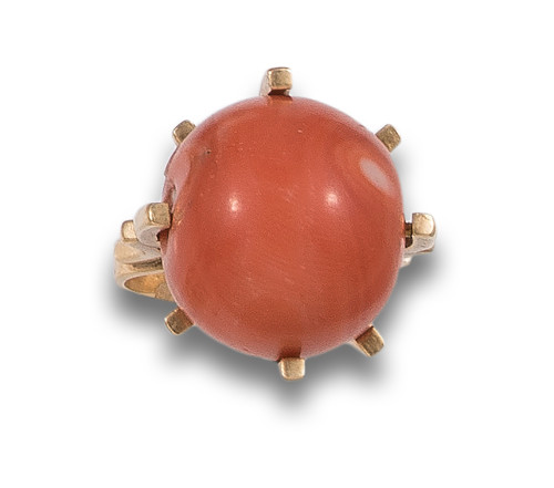 RING, 70&#39;S, CORAL AND YELLOW GOLD