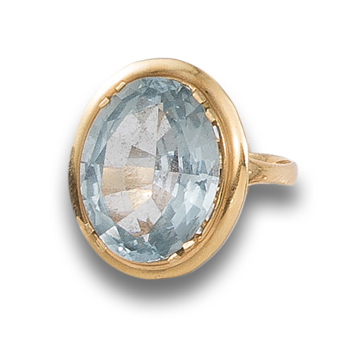 SORTIJA DE AGUAMARINA SINTÉTICA Y ORO AMARILLO