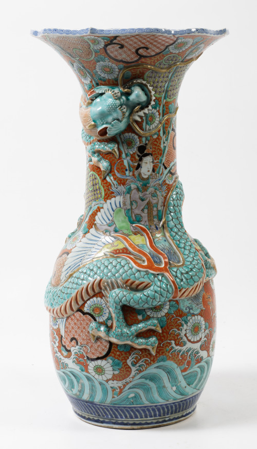 Jarrón de porcelana período Meiji, Japón, ffs. S. XIX-pps. 