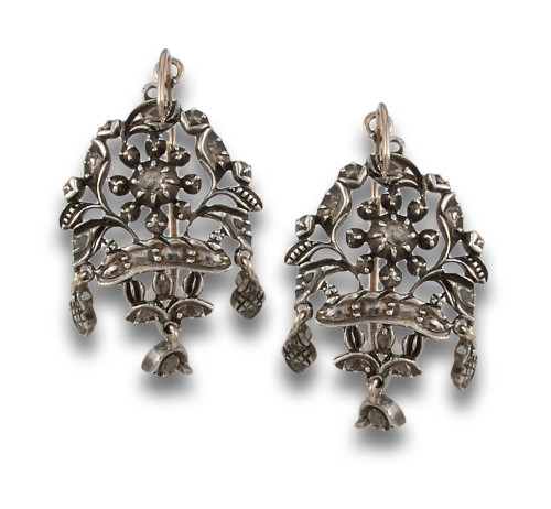 ZARCILLOS DEL SIGLO XVIII EN ORO Y PLATA CON DIAMANTES