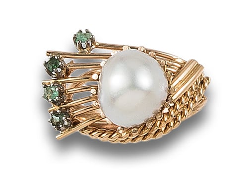 RING, 70&#39;S, WITH PEARL AND GREEN GLASS, IN YELLOW GOLD