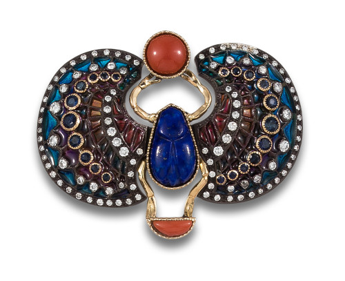 EGYPTIAN-INSPIRED ART DECO STYLE BROOCH IN GOLD AND SILVER