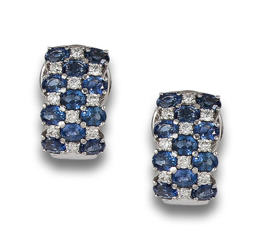 PENDIENTES MEDIAS CRIOLLAS DE DIAMANTES Y ZAFIROS, EN ORO B