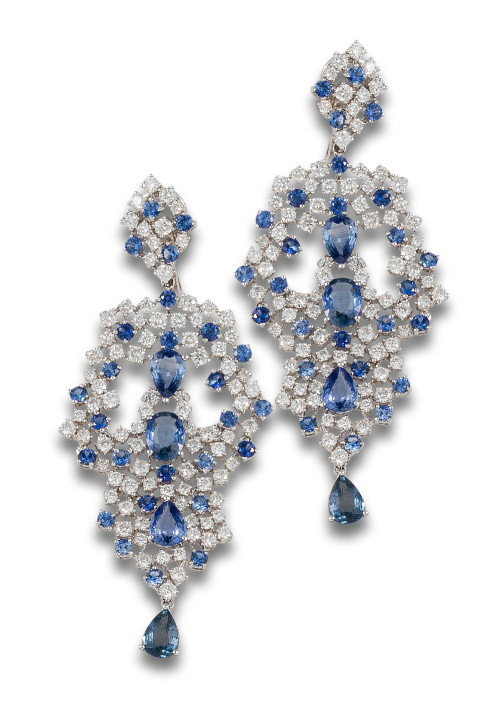 EARRINGS WITH DIAMOND AND SAPPHIRES, IN WHITE GOLD