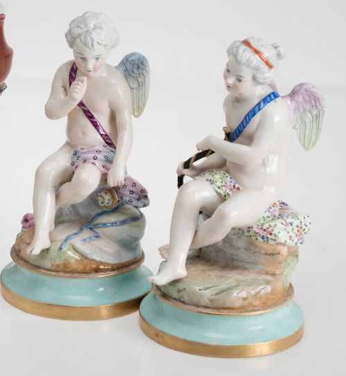 "Alegorias del amor", pareja de firguras de porcelana, sigu