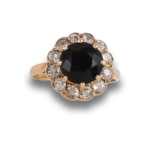 YELLOW GOLD RING WITH ONYX AND DIAMONDS