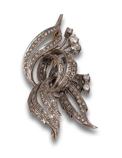 BROCHE AÑOS 50 EN PLATINO Y ORO AMARILLO CON DIAMANTES