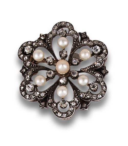 BROCHE C.1900 DE DIAMANTES, PERLITAS, ORO Y PLATA