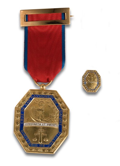 MEDALLA Y MINIATURA DE LA ORDEN DE LA CRUZ DE SAN RAIMUNDO