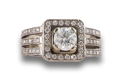 DIAMOND SOLITAIRE RING, IN WHITE GOLD