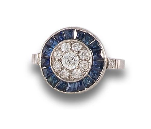 SORTIJA EN PLATINO CON DIAMANTES Y ZAFIROS