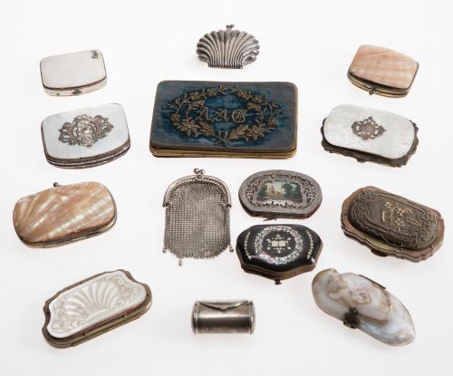 Lot of thirteen purses and a dance card, 19th century