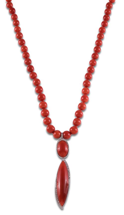CORAL, DIAMONDS AND WHITE GOLD NECKLACE