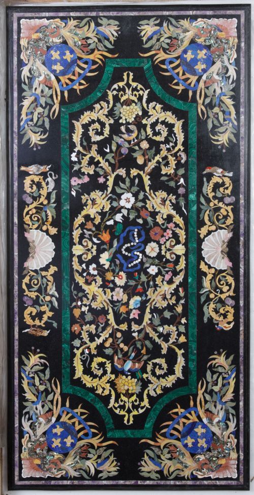 Tapa de mesa de piedras duras siguiendo modelos italianos d