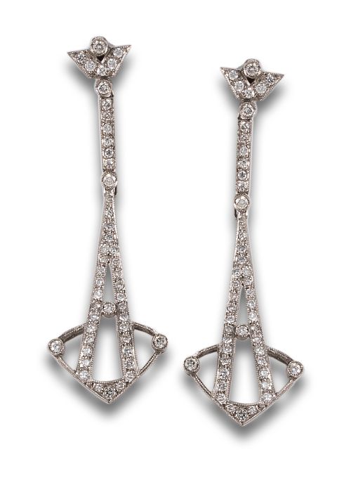PENDIENTES LARGOS, ESTILO ART NOUVEAU DE DIAMANTES Y PLATIN